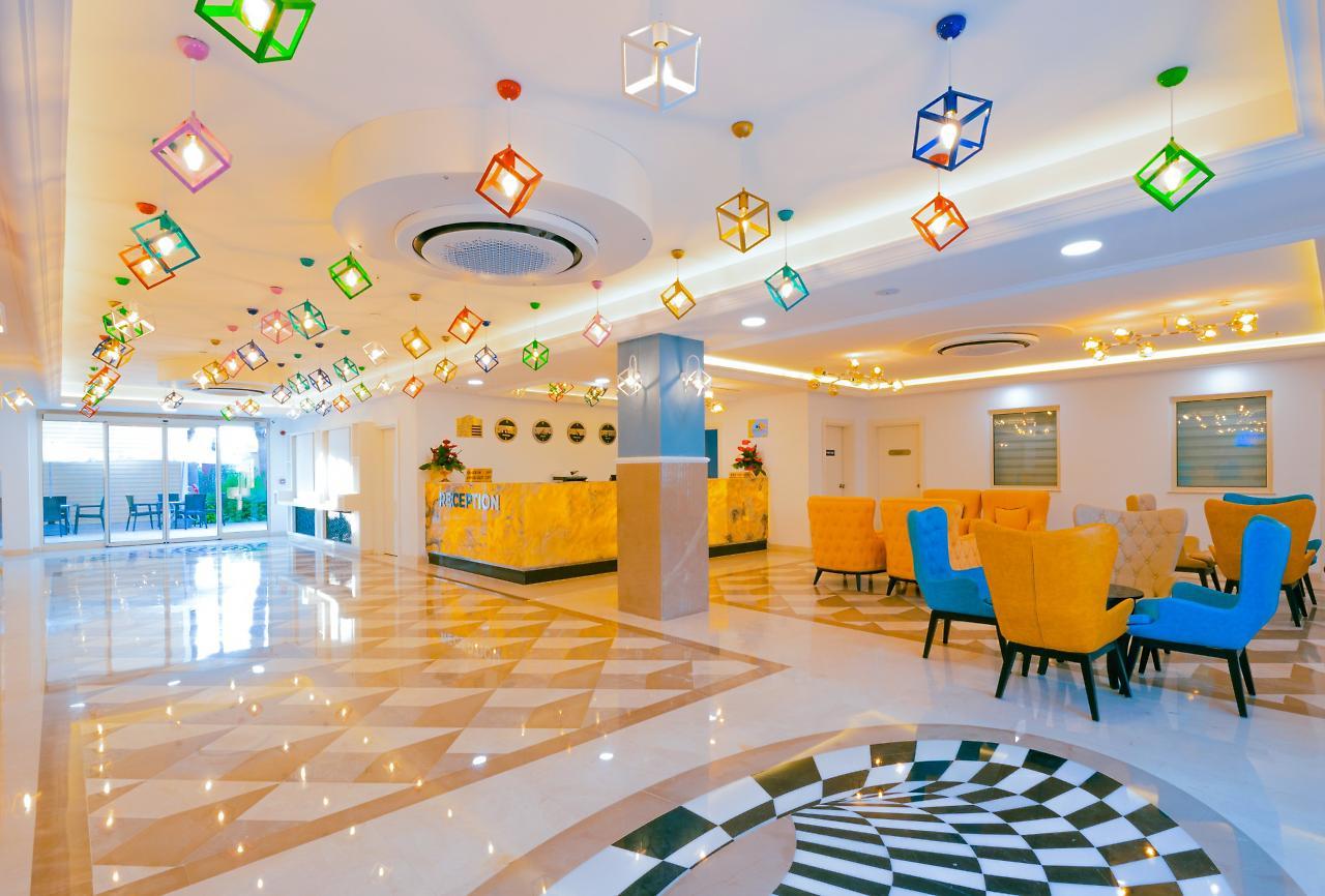 Crystal Club World Of Colours Hotel โบยาซเคนท์ ภายนอก รูปภาพ