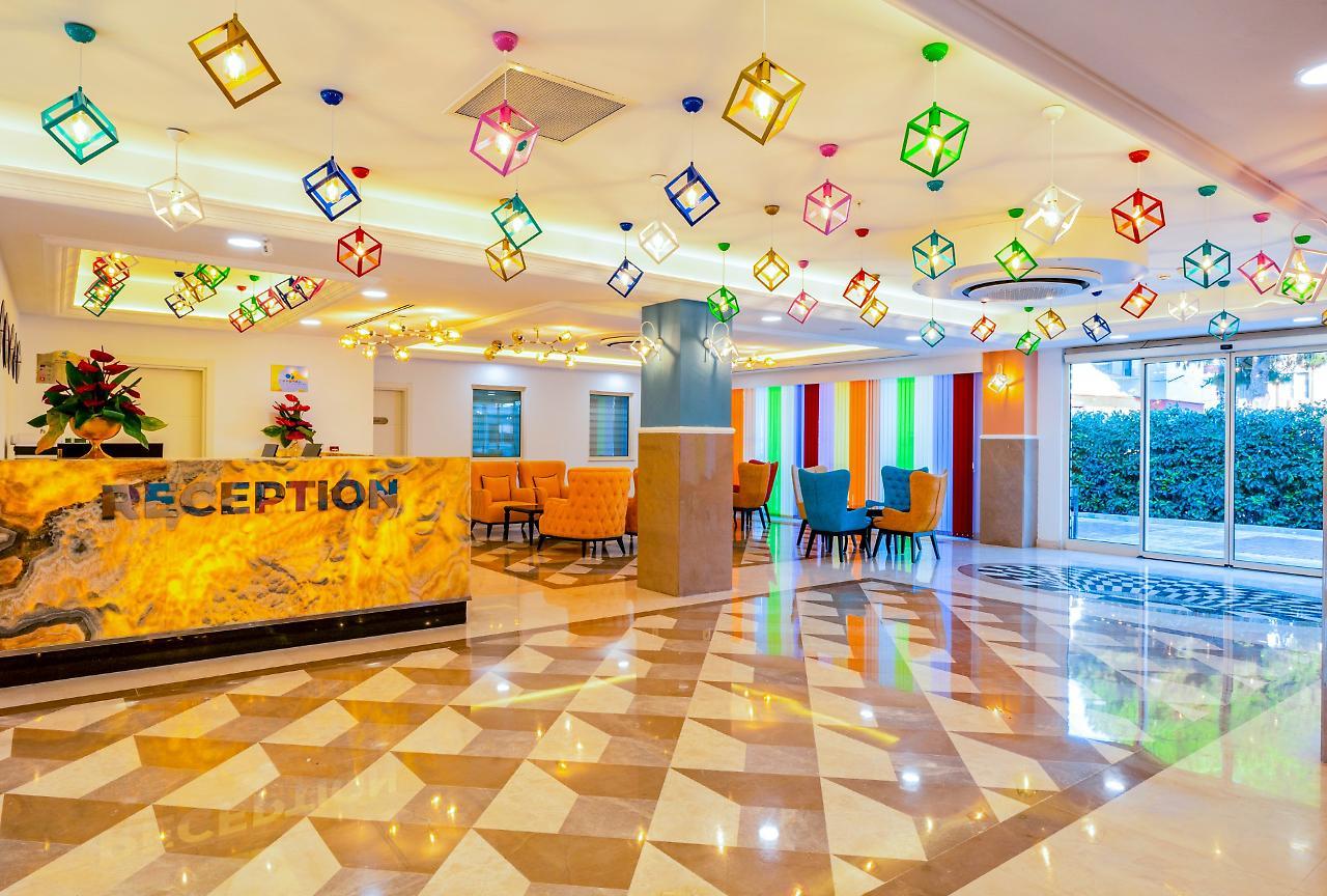 Crystal Club World Of Colours Hotel โบยาซเคนท์ ภายนอก รูปภาพ